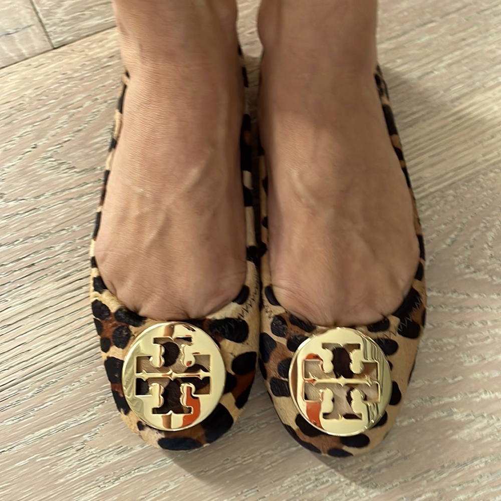 Tory Burch reva hair calf leather. Leopard with gold logo. Brand new!!!!